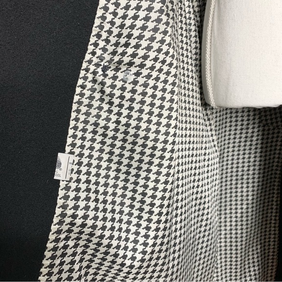 80s Bill Blass Wool Overcoat - Picture 9 of 13